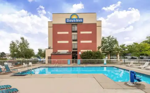 Clarion Pointe Near Erie Casino - 16