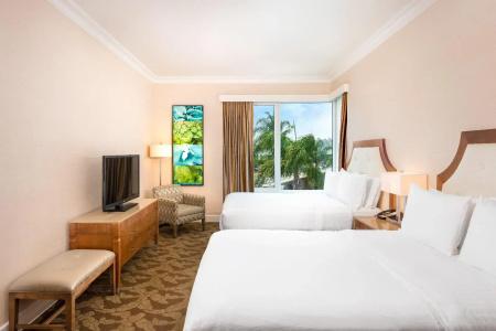 DoubleTree by Hilton San Diego Bayside - 29