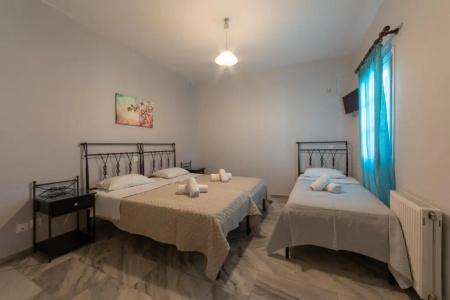 Aphrodite & Apartments - 1