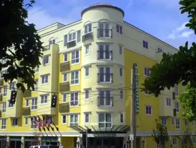 Mediterranean Inn - 21