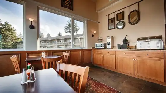 Best Western Pier Point Inn - 34