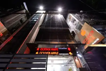 Golden Apple Boutique - 0