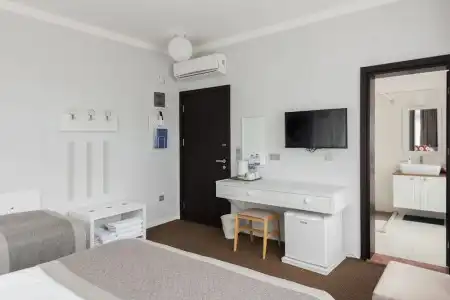 Delight Deluxe and Spa - 34