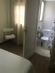 Hostel Turistic Castell - 8