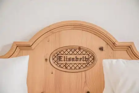 Elisabeth - 28