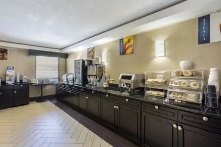Best Western Harrisburg North - 21
