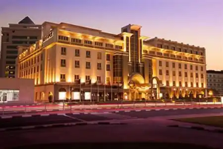 Mövenpick & Apartments Bur Dubai - 58