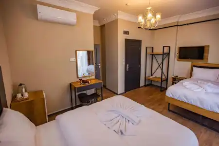 Grand Balyan & Restaurant - 107