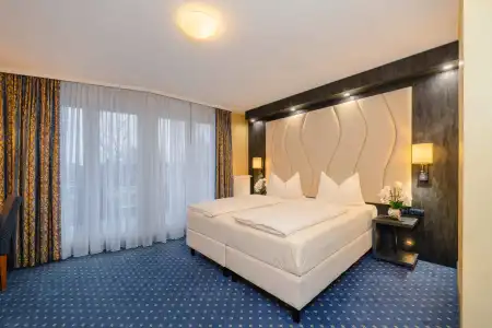 PLAZA INN Koln - 46