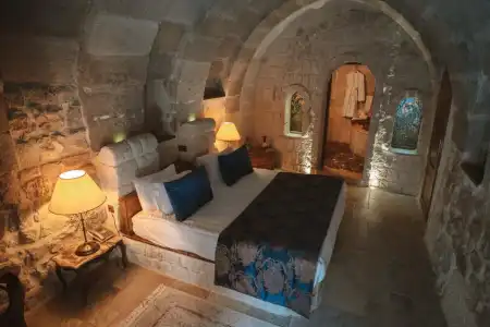 Hu of Cappadocia - 33