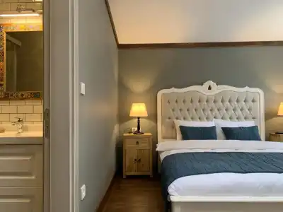 Loka Suites - 15
