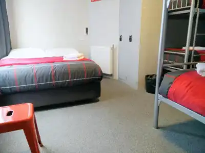 Urbanz - Hostel - 72
