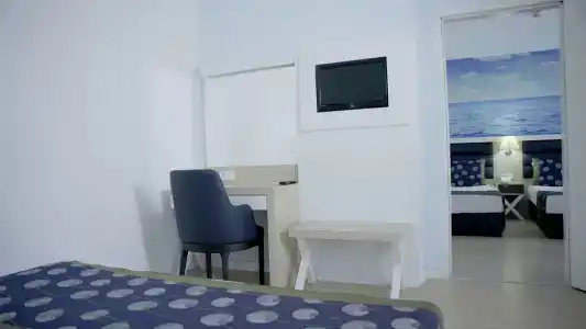 Club Aqua Plaza - 4