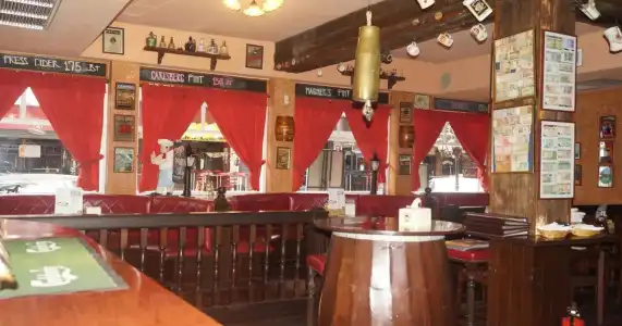 Queen Victoria Inn. - 15