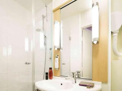 Ibis Versailles Château - 34