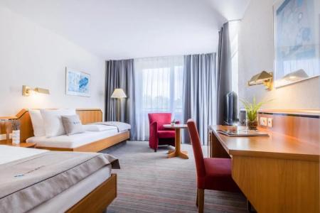 Holiday Inn - the niu, BLADE SOLINGEN by IHG - 57