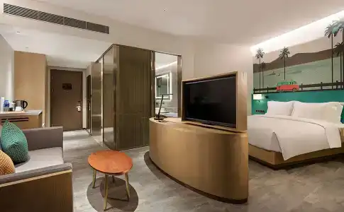 Hilton Garden Inn - 4