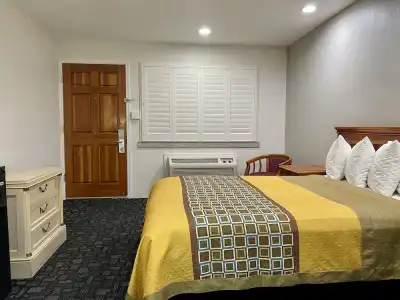 Geary Parkway Motel At Mine Hospitality - 4