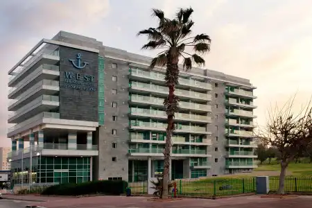 West All Suites - 0