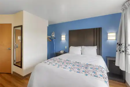 SureStay Plus By Best Western Niagara Falls East - 57