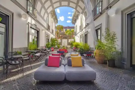 Piazza Bellini & Apartments - 32