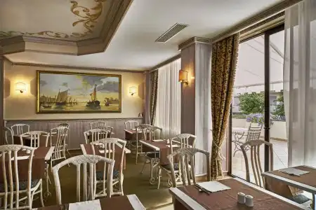 Palace Regina - 25