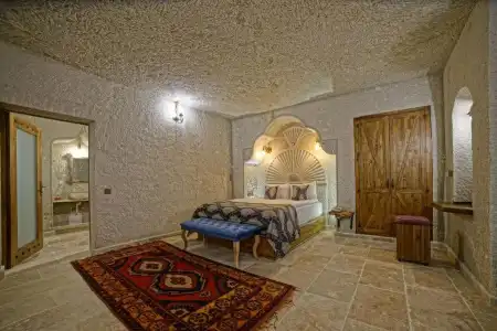 Risus Cave Suites - 48