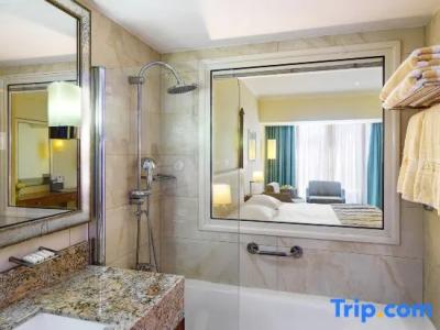 Alexander the Great Beach - 90