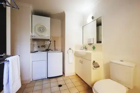 Coffee House Apartment Motel - 8