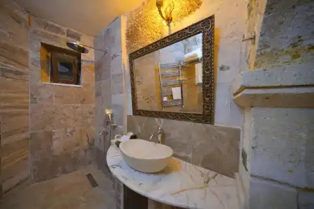 Serenus Cave Suites - 72
