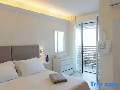 Kiss Beachfront & Restaurant - 175