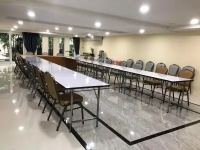 The Lux Ladprao 10 - 14