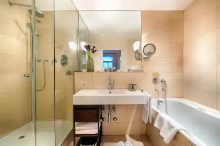 ALDEN Suite Spluegenschloss Zurich - 9