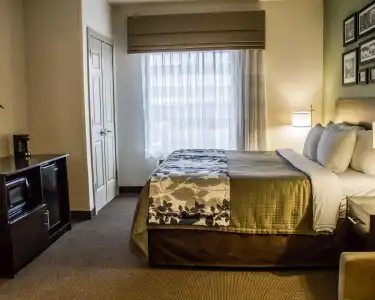 Express Inn & Suites - 35