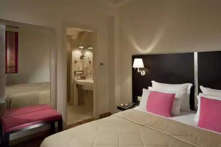 O&B Athens Boutique - 9