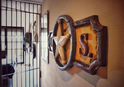 Road Stop Neandertal - 33