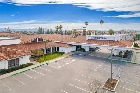 DoubleTree by Hilton Bakersfield - 34