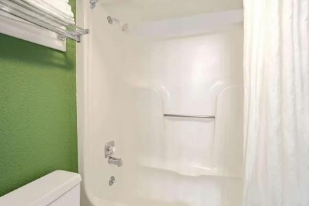 Super 8 by Wyndham Denver Stapleton - 31