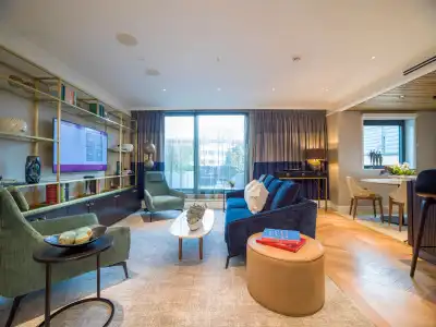 The Guardsman and Residences - 7