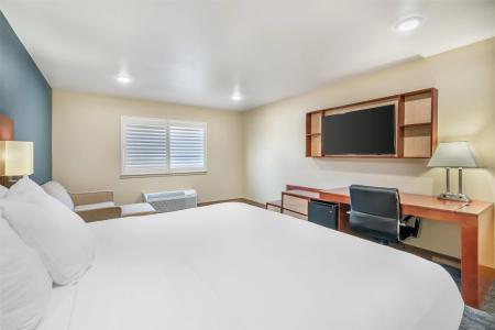 Best Western Plus Clocktower Inn - 3