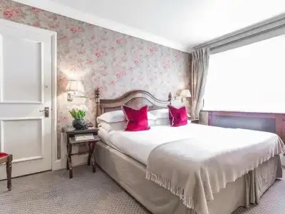 The Capital, Apartments & Townhouse - Small Luxurys of The World - 8