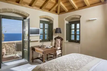 Moni Emvasis Luxury Suites - 82