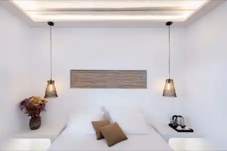 Zefi & Suites - 127