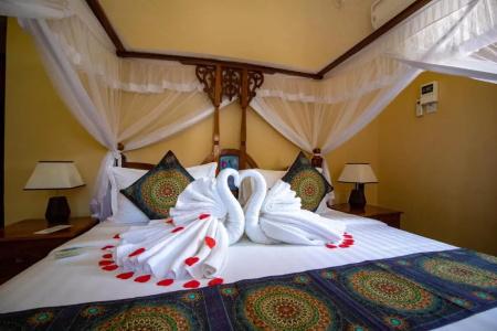 Sunny Palms Beach Bungalows - 3