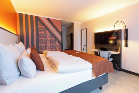 Holiday Inn - the niu, BLADE SOLINGEN by IHG - 67