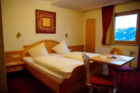AlpenParks Taxacher & Apartment - 1