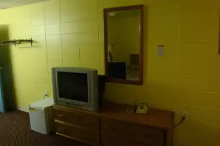 Economy Inn - 14
