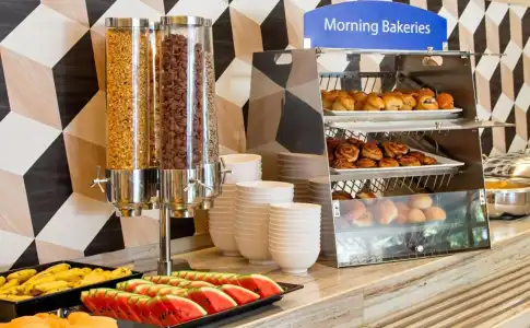 Holiday Inn Express Bangkok Sathorn by IHG - 11