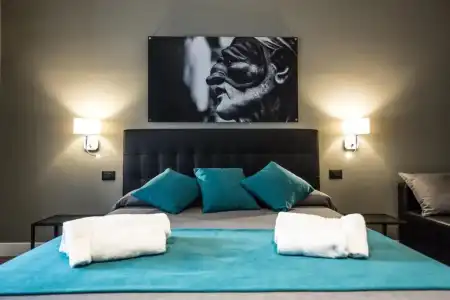 B&B Art House - 93
