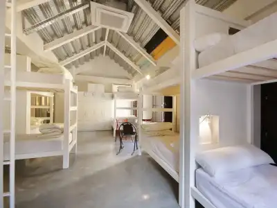 Lemon Rock Hostel - 3